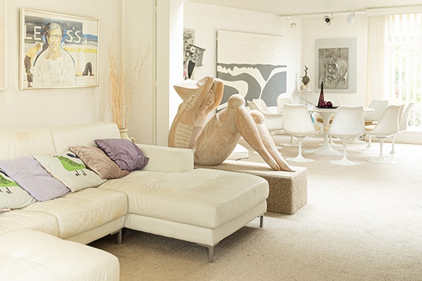 Antiques & Collectors